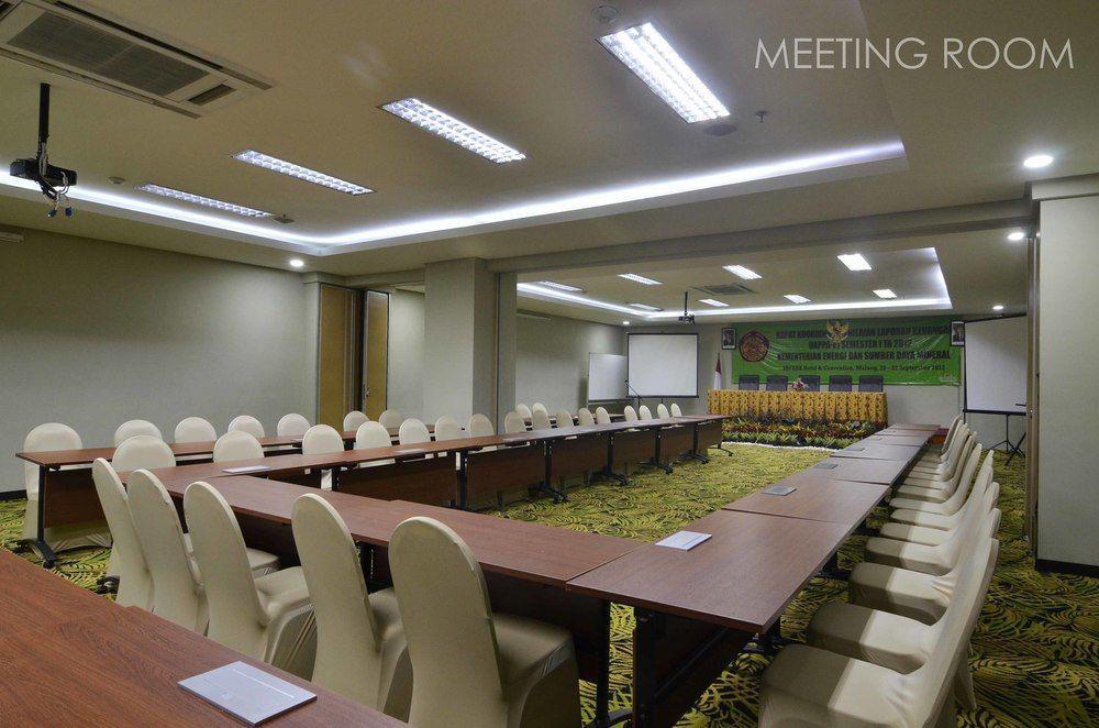 Savana Hotel & Convention Malang Exterior foto